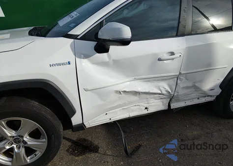 2021 Toyota Rav4 Hybrid Xle z USA, uszkodzony, nr VIN 4T3RWRFV5MU036720